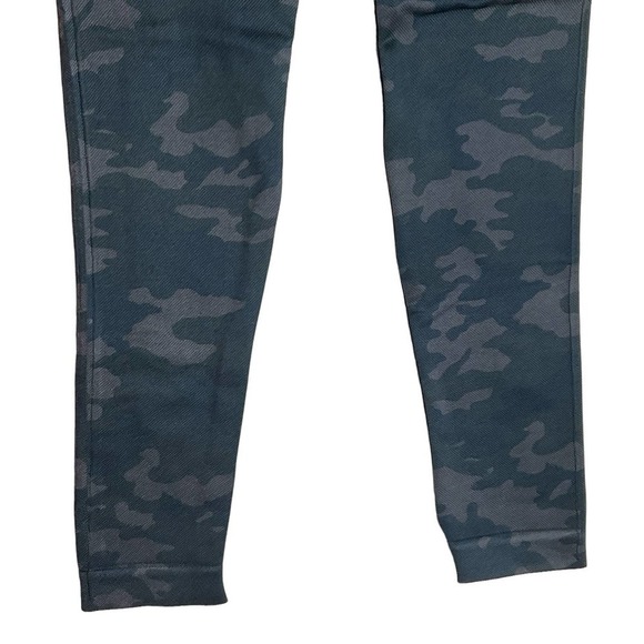 SPANX ECOCARE SEAMLESS PULL ON SCULPTING LEGGINGS IN CAMO WOMEN'S SIZE XS - Picture 4 of 9